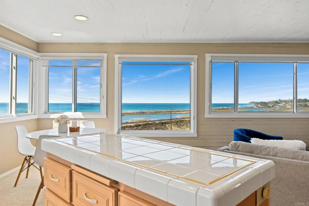 https://cdn.realtyfeed.com/cdn/127/307103169/de22f896d9594d662b92ccf0c709e695.webp