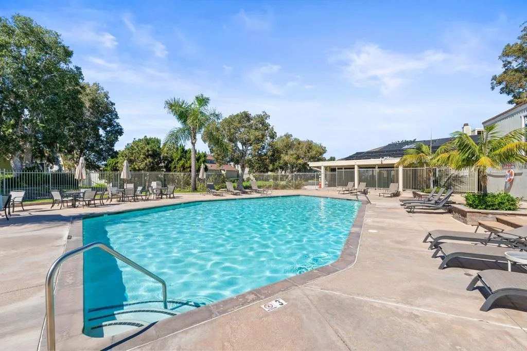 1745 Whitehall Road, Encinitas, CA 92024
