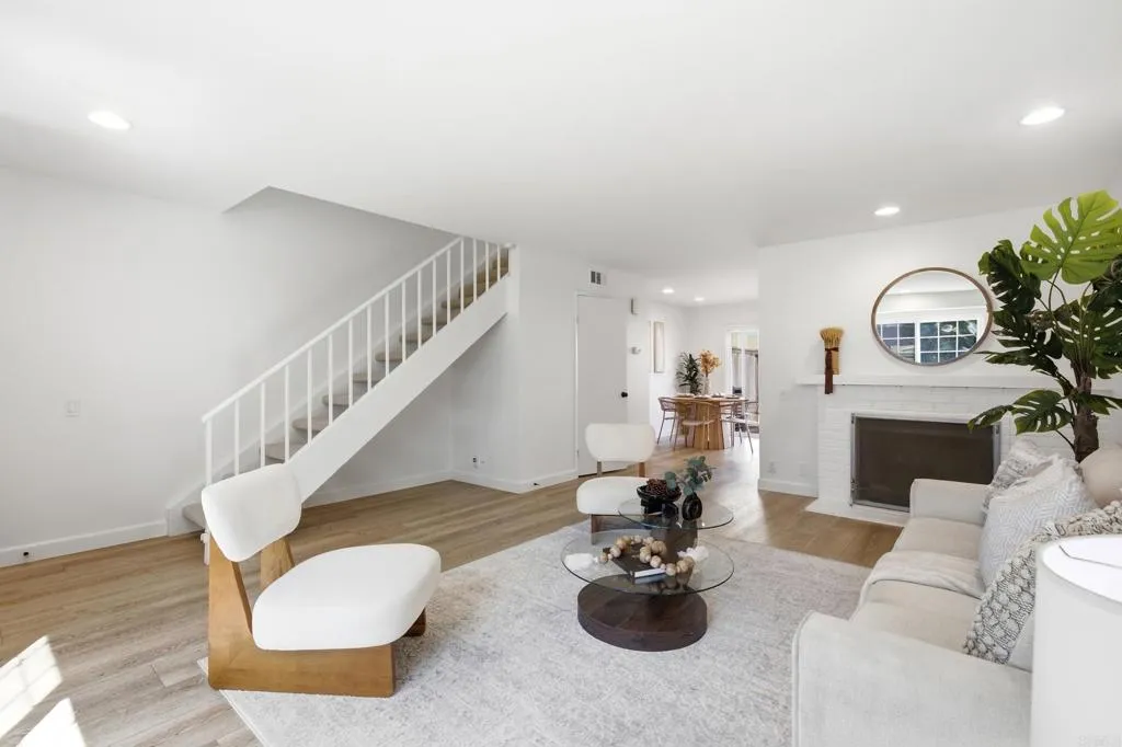 https://cdn.realtyfeed.com/cdn/127/307103263/81911dcb10c484a39e88db5ef0a2d626.webp