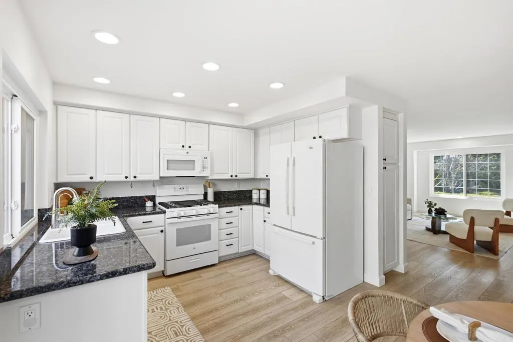 https://cdn.realtyfeed.com/cdn/127/307103263/96096887a330e5e653a43f675b819953.webp