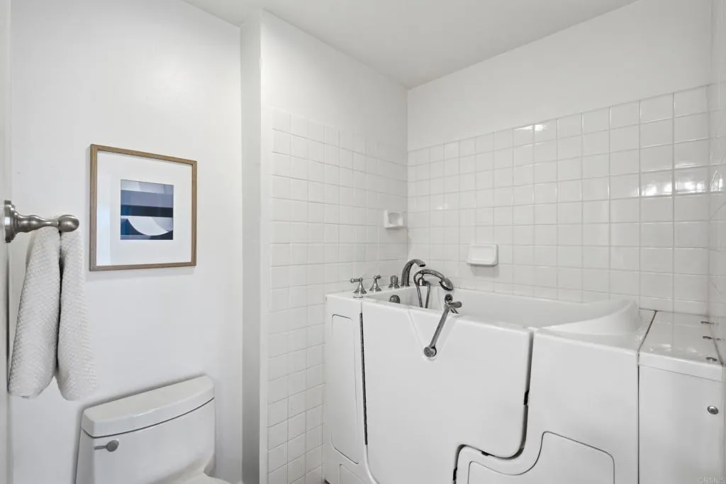 https://cdn.realtyfeed.com/cdn/127/307103263/efa07cbe8a0c34b4a4e86cfcfd45bc1a.webp