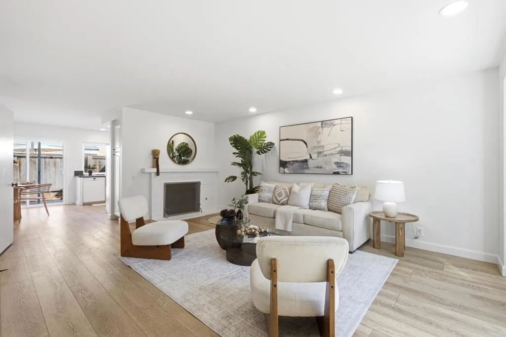 https://cdn.realtyfeed.com/cdn/127/307103263/f7e5f6daef4d7b00a4ebf89c44a0fb84.webp