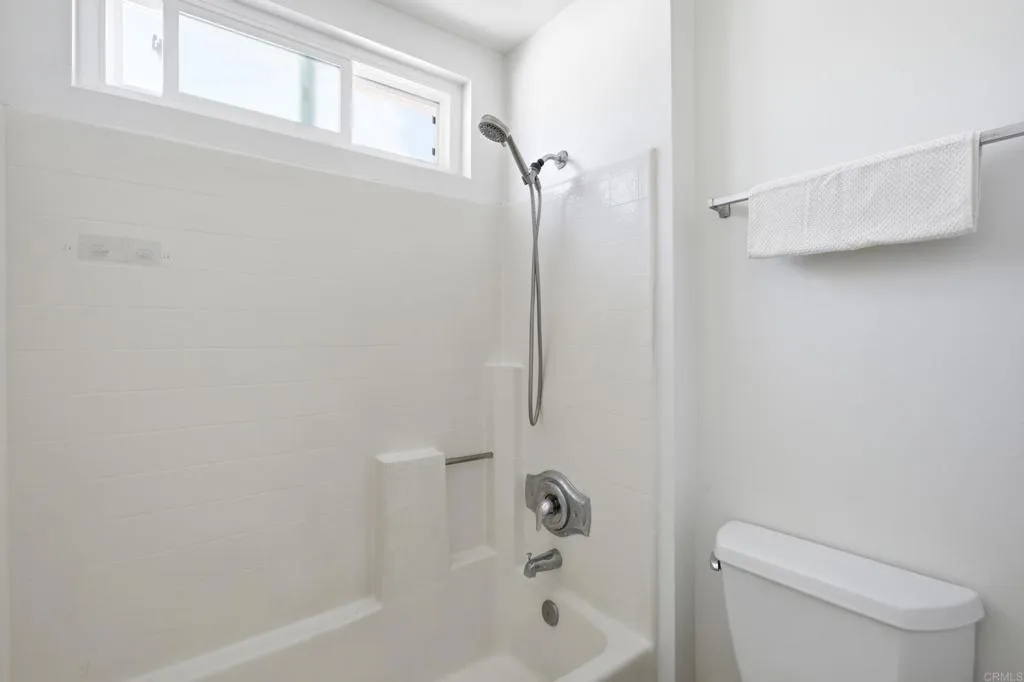 https://cdn.realtyfeed.com/cdn/127/307103263/f808f967deb93a254f68e4a5dc490880.webp
