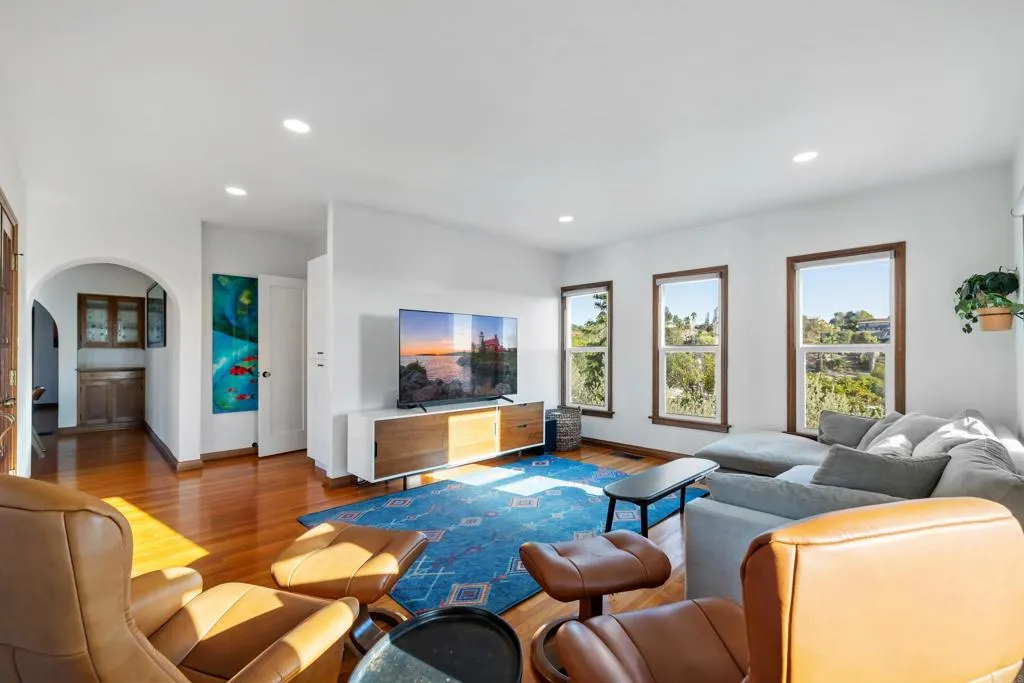 https://cdn.realtyfeed.com/cdn/127/307103265/0f19f9d6a3b0aac2355740b0246a8d8e.webp