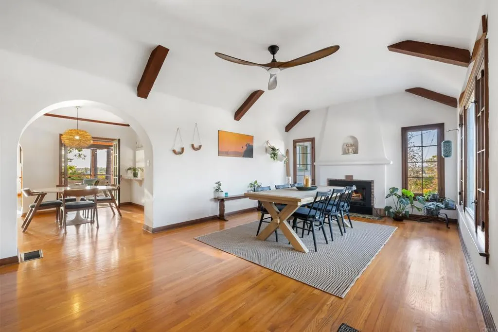 https://cdn.realtyfeed.com/cdn/127/307103265/100d0298605d61002675ecae70718f3f.webp