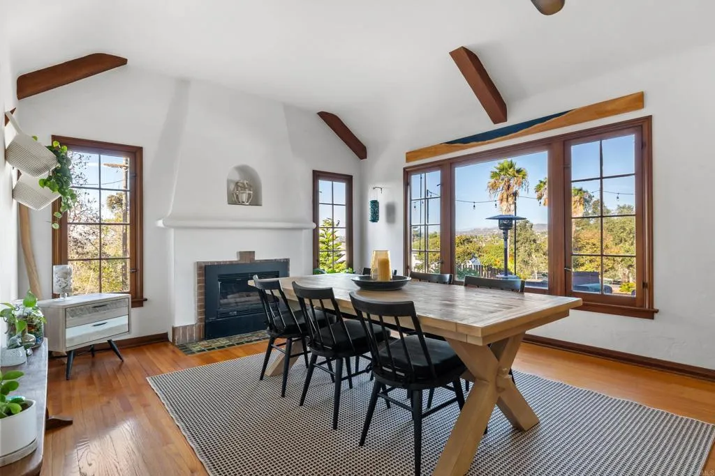 https://cdn.realtyfeed.com/cdn/127/307103265/125426a1fd5e1efe38a230bf59151604.webp