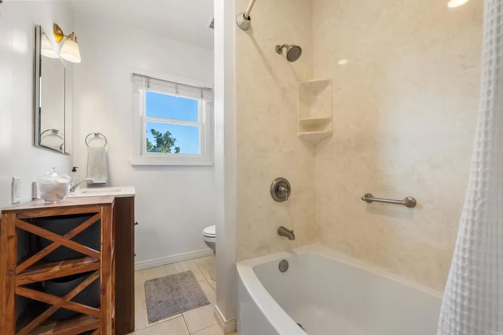 https://cdn.realtyfeed.com/cdn/127/307103265/1b28ebe6fc28ee5e51cee393a9e45551.webp