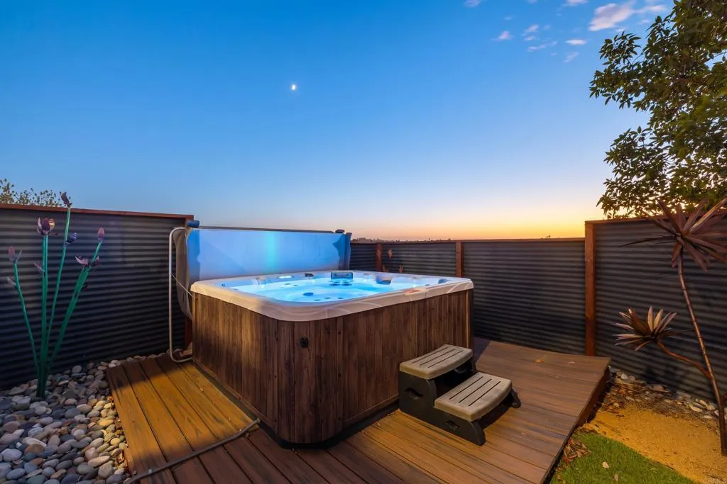 https://cdn.realtyfeed.com/cdn/127/307103265/2db8f018a3e99adeb2649d748456e939.webp