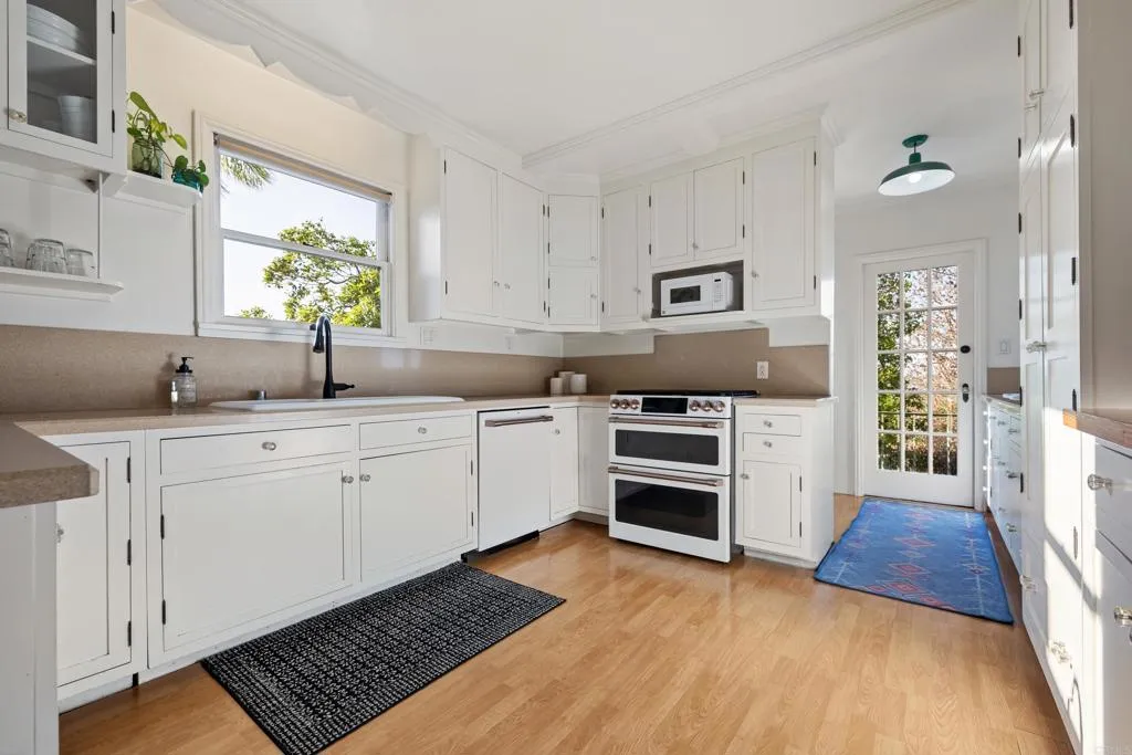 https://cdn.realtyfeed.com/cdn/127/307103265/71a12bdc8b93743f606a5e4d2e29114e.webp