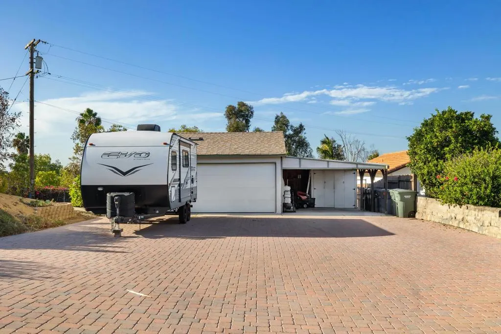 https://cdn.realtyfeed.com/cdn/127/307103265/7b2ee30d1d8a634df70ced3ff1e31cb7.webp