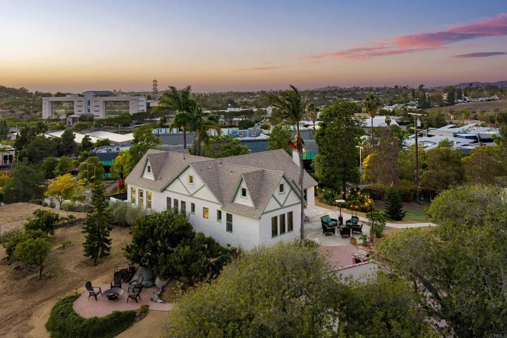 https://cdn.realtyfeed.com/cdn/127/307103265/84841f902553e0362d3ba0cf9e1f44aa.webp