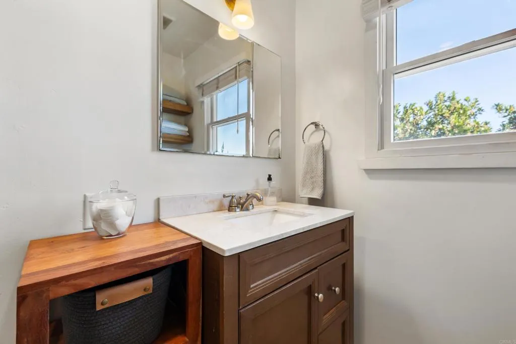https://cdn.realtyfeed.com/cdn/127/307103265/8e909ad3fbb4d102e35ce38e0e81e193.webp