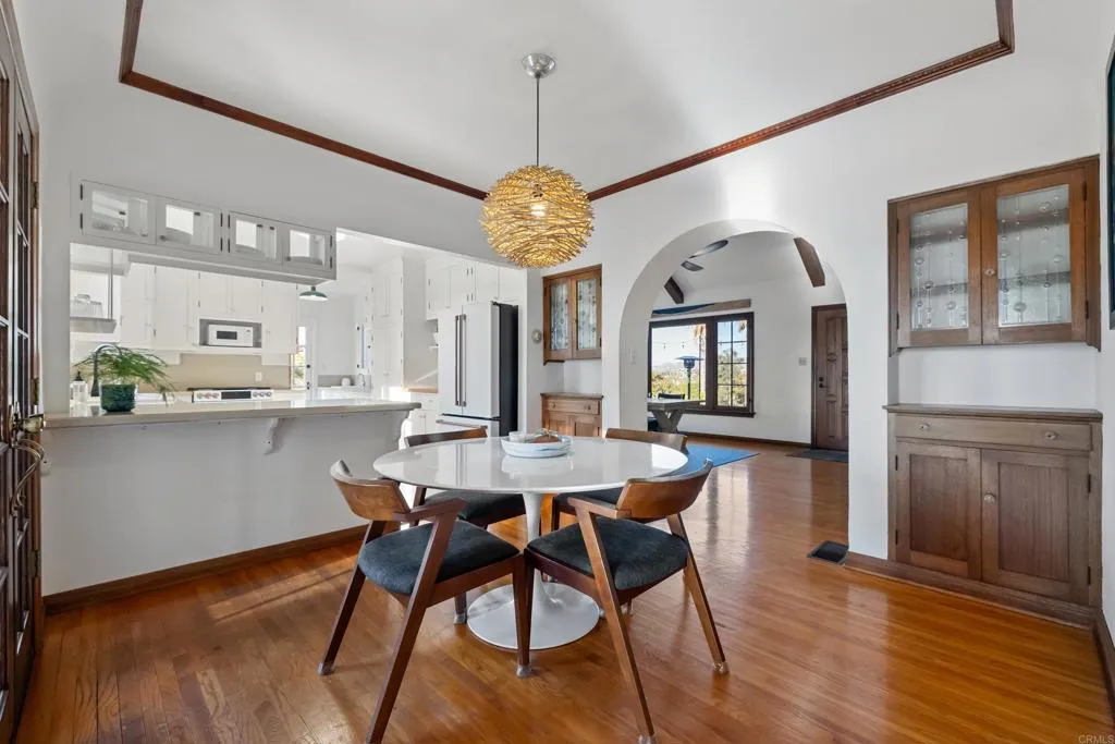 https://cdn.realtyfeed.com/cdn/127/307103265/98aa5324967321cbb8a5d5f32b912166.webp