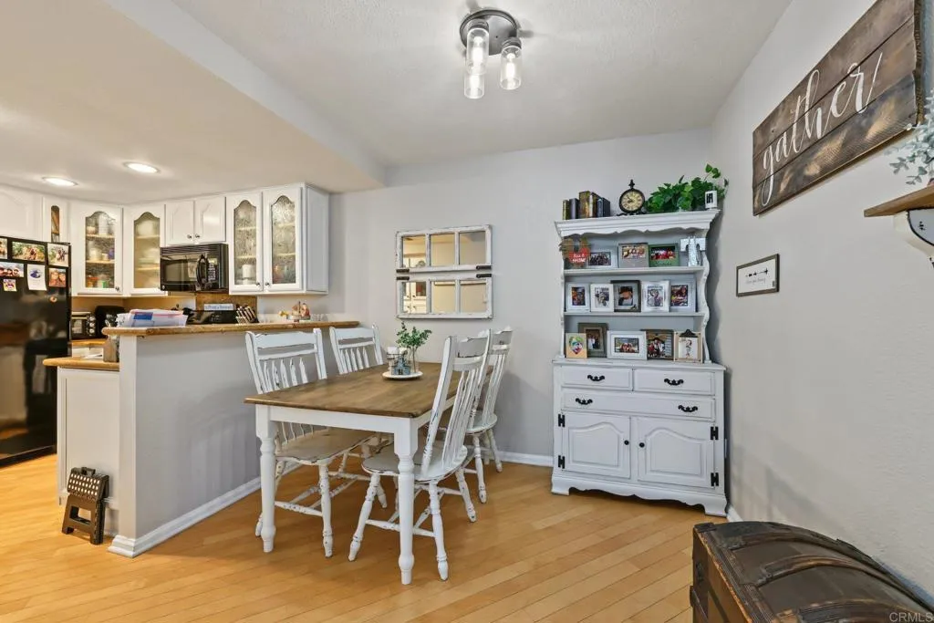 https://cdn.realtyfeed.com/cdn/127/307103274/993d9daf9ddaad3a7645889cc1af8b76.webp