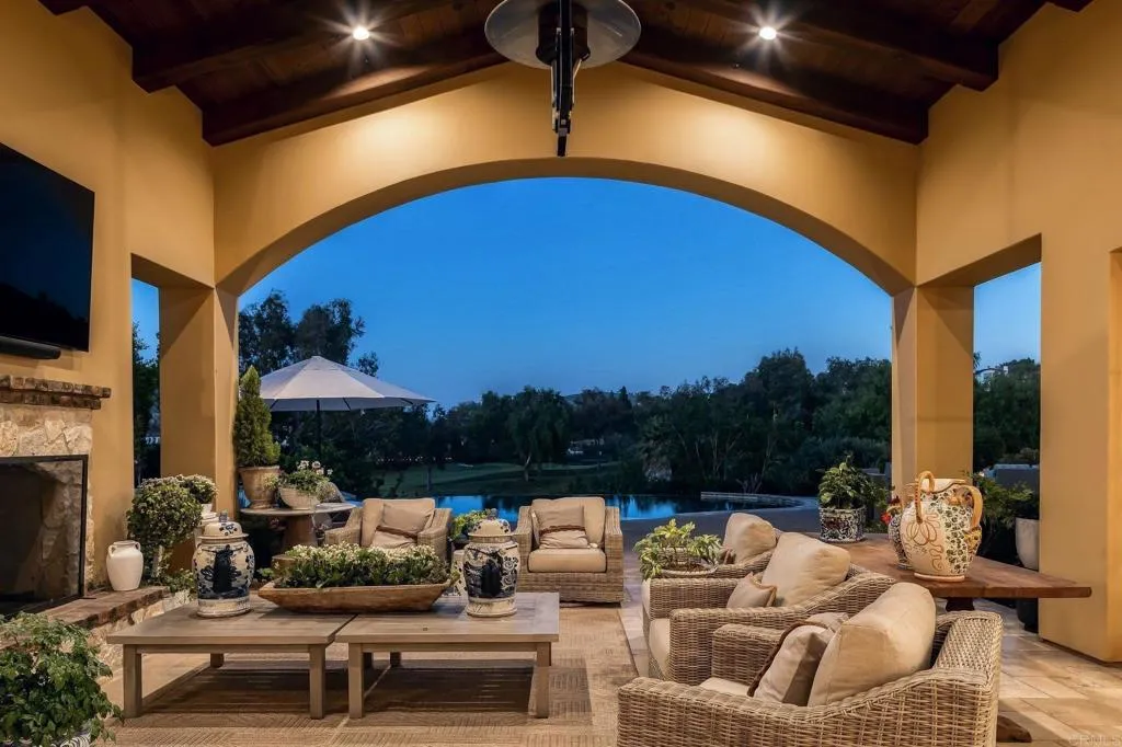 https://cdn.realtyfeed.com/cdn/127/307103322/dc973513ffe9d23262129c919a3870fb.webp