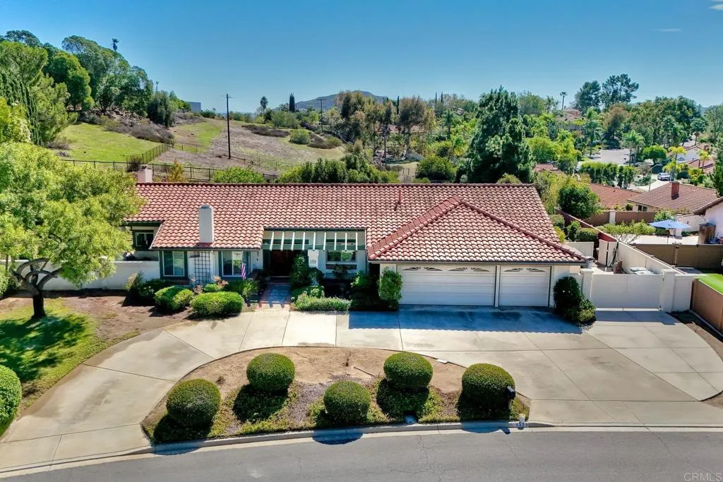 2329 Cortina Circle, Escondido, CA 92029