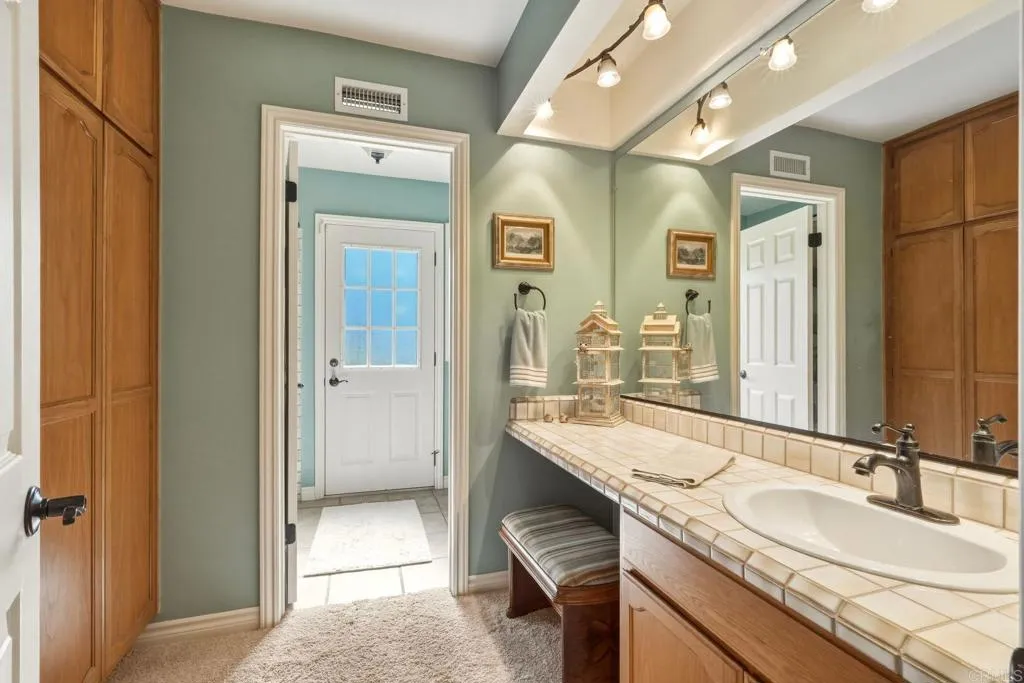 https://cdn.realtyfeed.com/cdn/127/307103344/7d7660bd125f7ebc03e8e0b57fe13f0a.webp