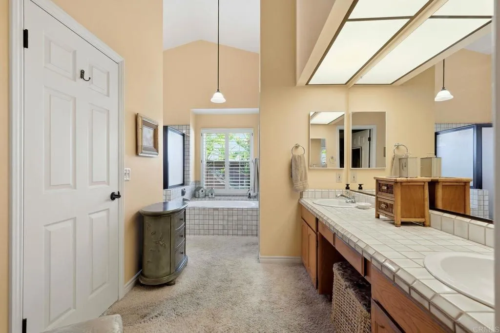 https://cdn.realtyfeed.com/cdn/127/307103344/8251e82d982e7fac110226a86a7b20b5.webp