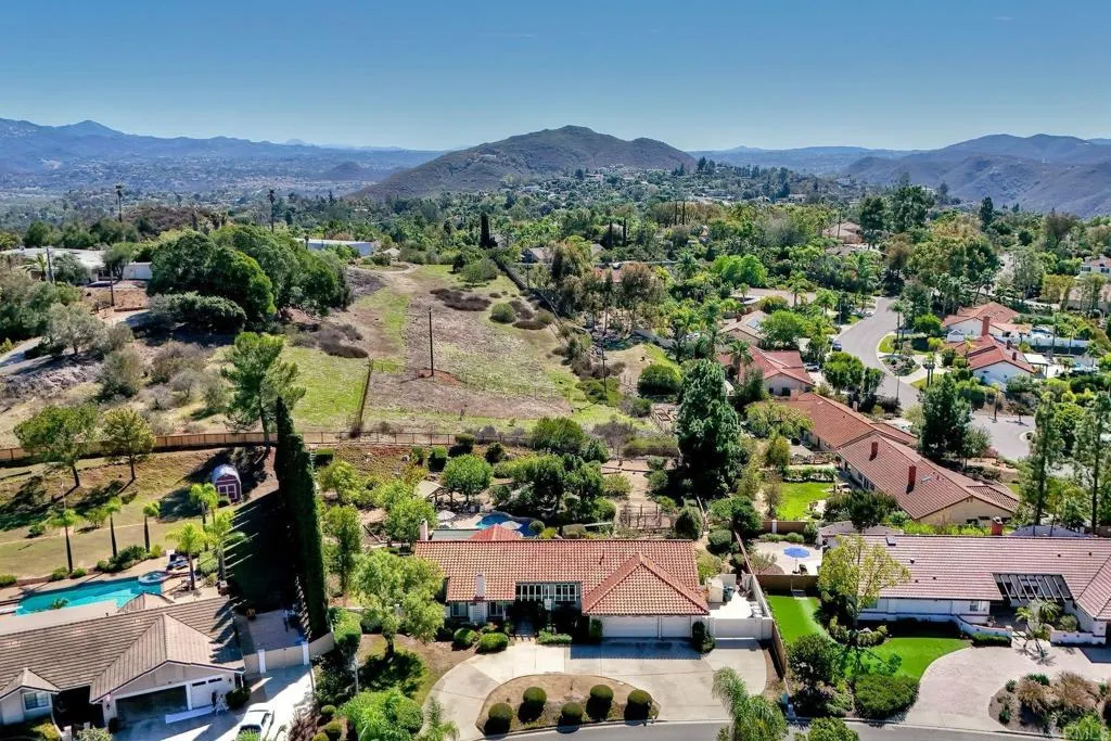 https://cdn.realtyfeed.com/cdn/127/307103344/c07978318ddd67d5d98f8cdf901ace16.webp