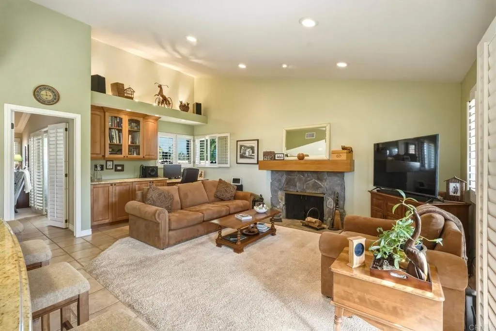https://cdn.realtyfeed.com/cdn/127/307103344/cf3e5b4564e9330b9c2cba8aa1812c38.webp