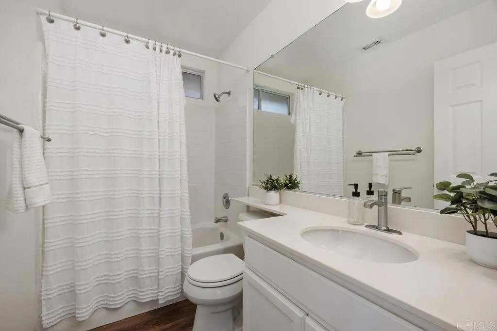 https://cdn.realtyfeed.com/cdn/127/307103401/f544d50d60f9e3c9a66b5c38320b1828.webp