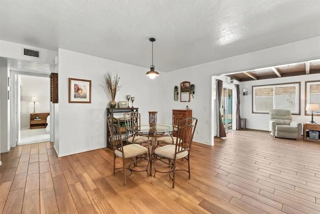 https://cdn.realtyfeed.com/cdn/127/307103441/77498388c978a930e0c57fb645f67ed2.webp
