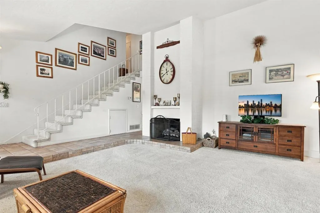 https://cdn.realtyfeed.com/cdn/127/307103441/a90a451ddd664aa166d7c78cedb3e899.webp