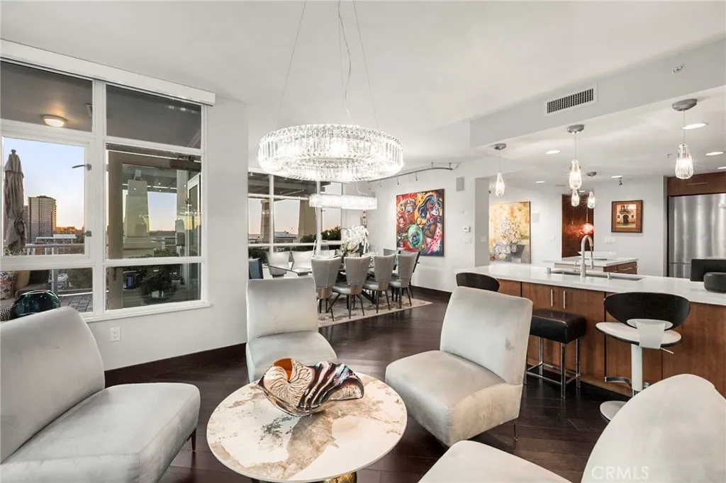 https://cdn.realtyfeed.com/cdn/127/307103454/04136ce54155d64fc04a40e6feb8d30b.webp