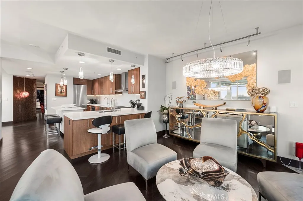 https://cdn.realtyfeed.com/cdn/127/307103454/4c5f58745725a8a20c95eae4c23e9c9e.webp