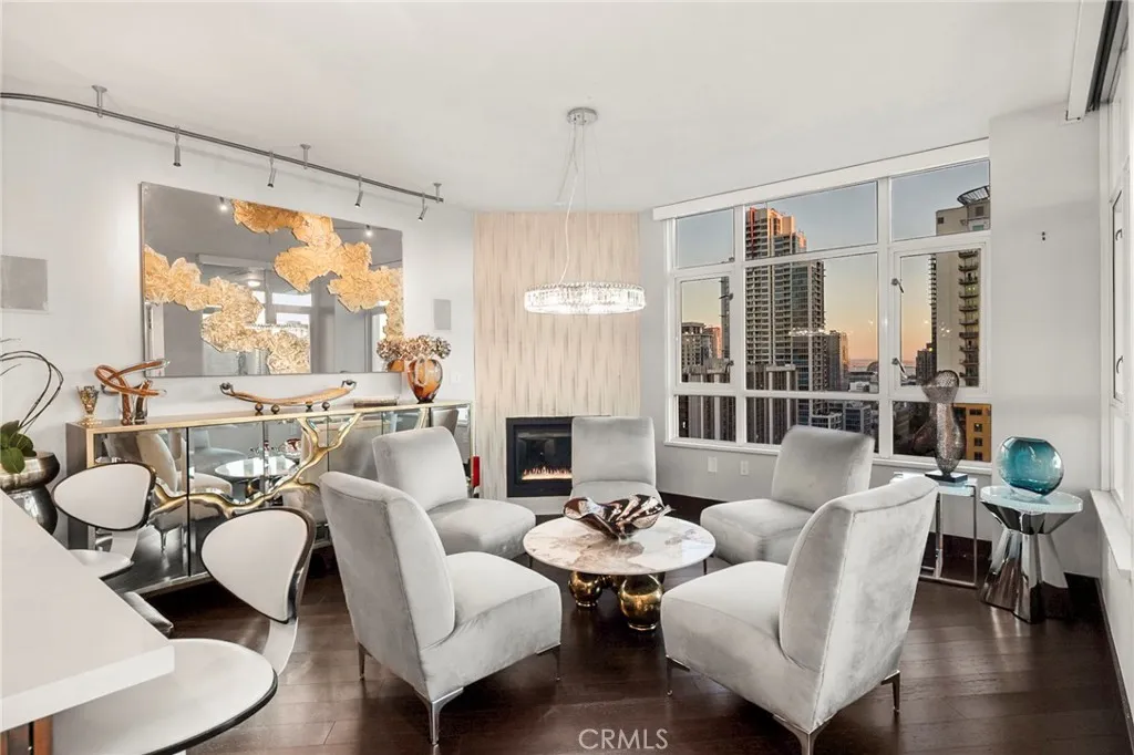 https://cdn.realtyfeed.com/cdn/127/307103454/58ccb7bcf1deb0c14ac54f2c614db976.webp