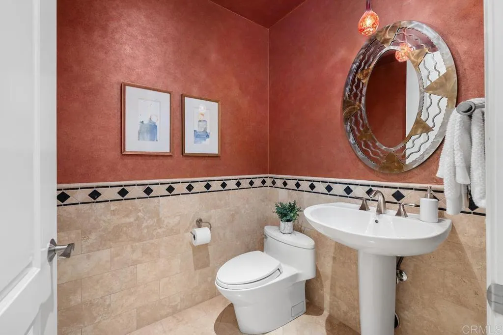 12755 Fairbrook Rd, San Diego, CA 92131 Half bath