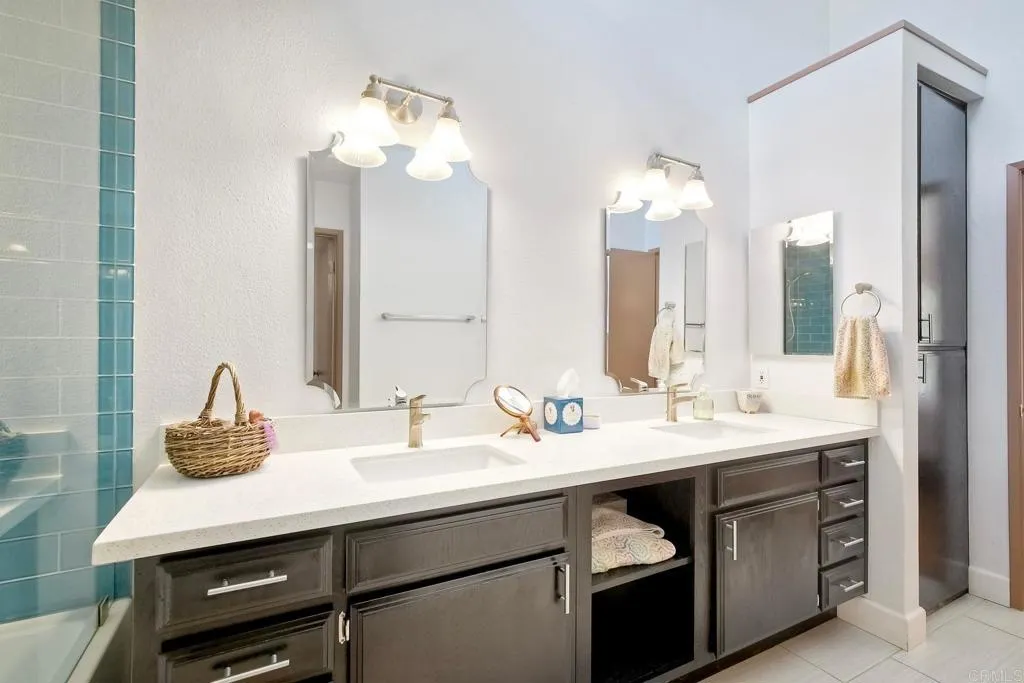 https://cdn.realtyfeed.com/cdn/127/307103463/d42bb3d68512816bb3d47ce9b9e671b6.webp