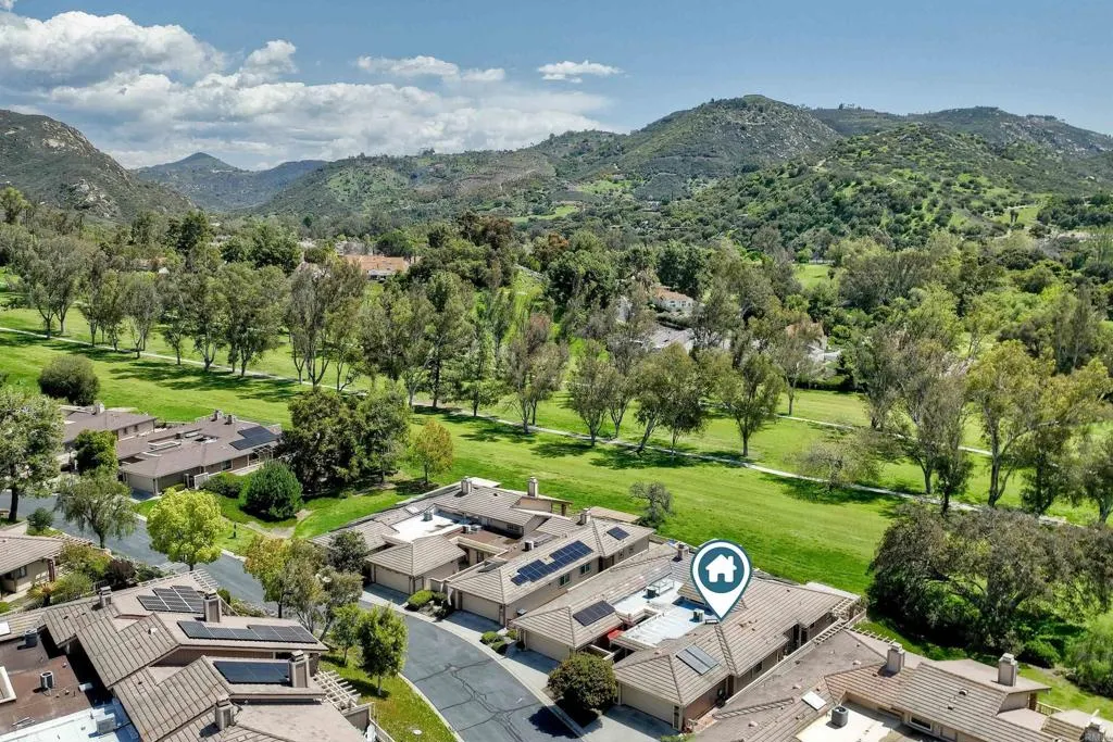 https://cdn.realtyfeed.com/cdn/127/307103505/b92102d6aa55ed4cd8bfd07cbaebb10b.webp
