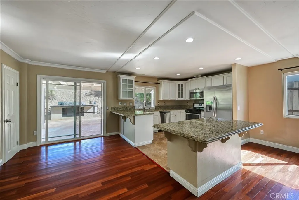 2082 Valley Lake Drive, El Cajon, CA 92020