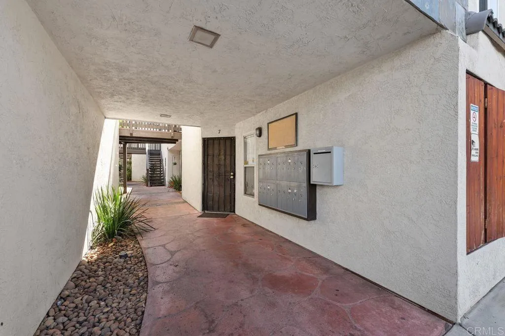 6735 Amherst Street, #2E, San Diego, CA 92115