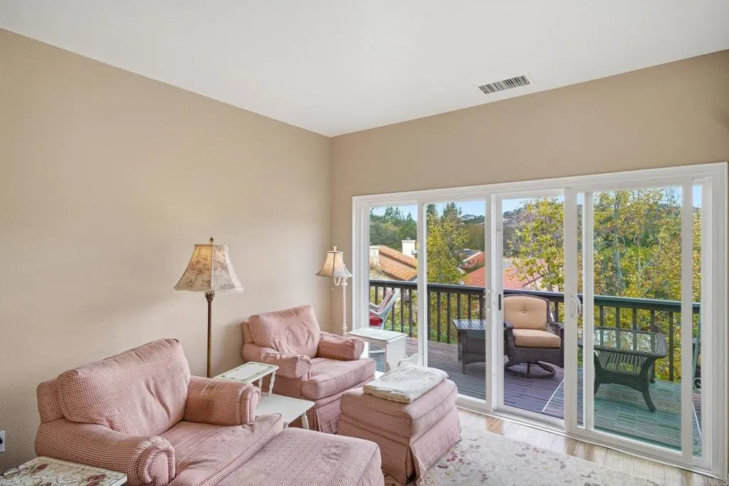 1883 Fox Bridge Court, Fallbrook, CA 92028 1883 Fox Bridge Court, Fallbrook, CA 92028