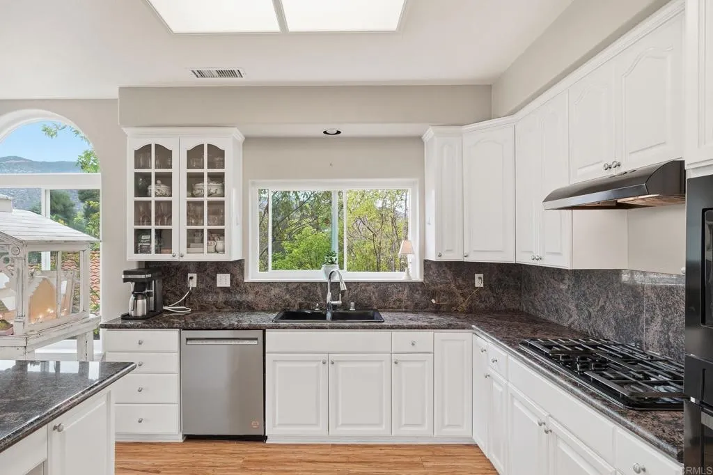 1883 Fox Bridge Court, Fallbrook, CA 92028 1883 Fox Bridge Court, Fallbrook, CA 92028