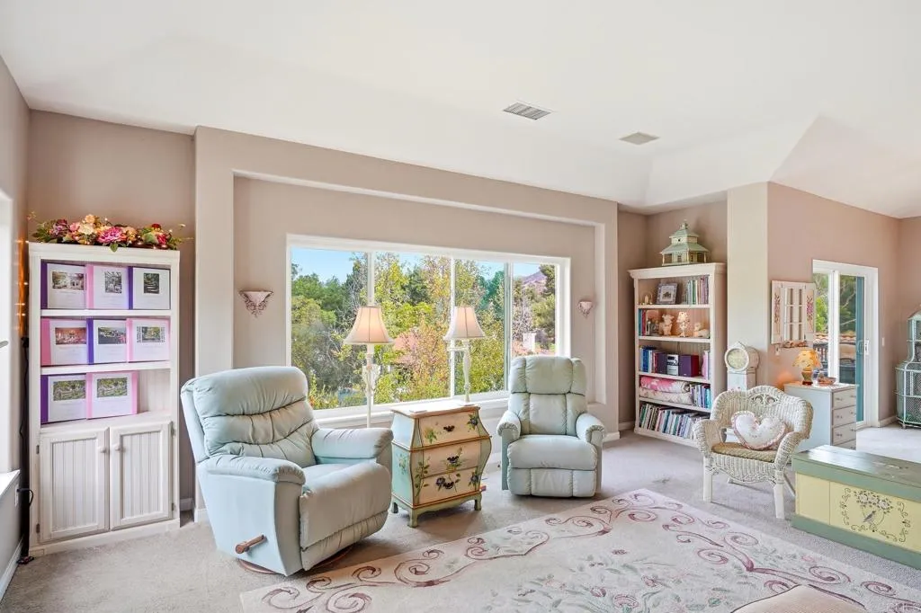 1883 Fox Bridge Court, Fallbrook, CA 92028 Living Room