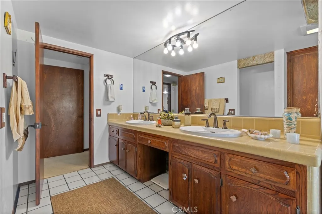 514 S Live Oak Park, Fallbrook, CA 92028 514 S Live Oak Park, Fallbrook, CA 92028