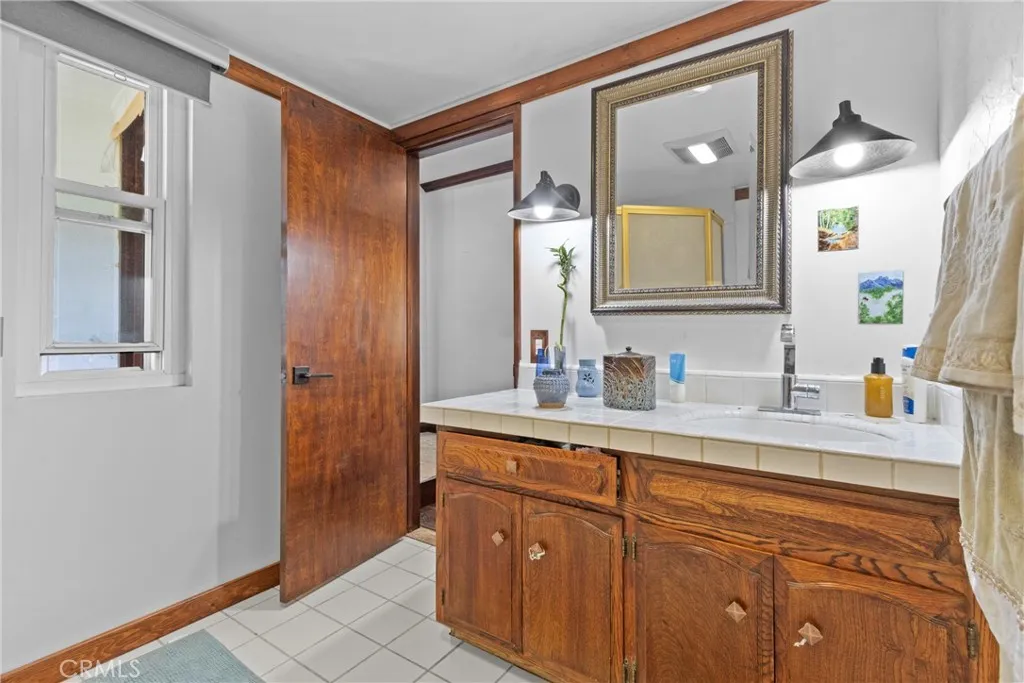 514 S Live Oak Park, Fallbrook, CA 92028 514 S Live Oak Park, Fallbrook, CA 92028
