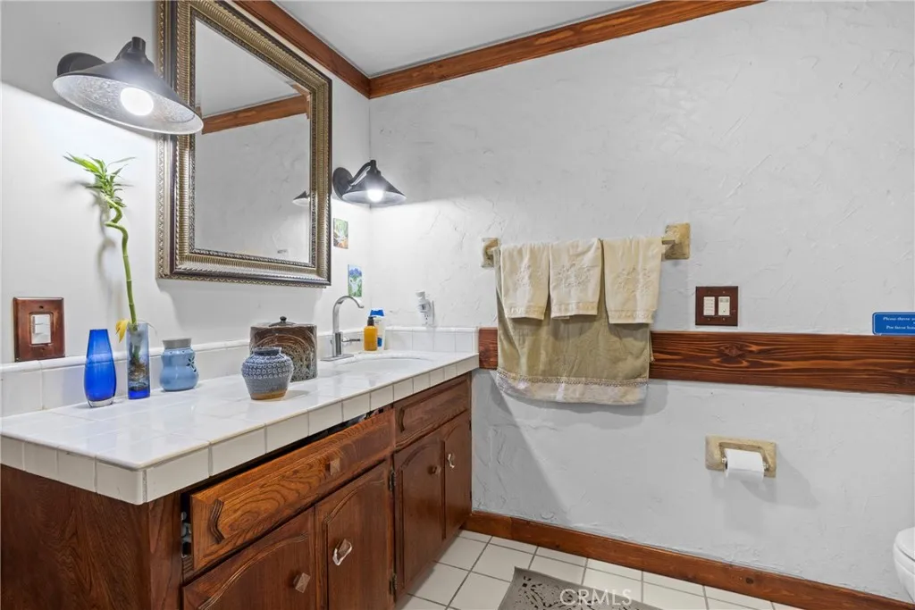 514 S Live Oak Park, Fallbrook, CA 92028 514 S Live Oak Park, Fallbrook, CA 92028