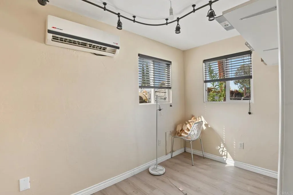 https://cdn.realtyfeed.com/cdn/127/307103660/f5f7f42da721dc7aaf5d4a100013300d.webp