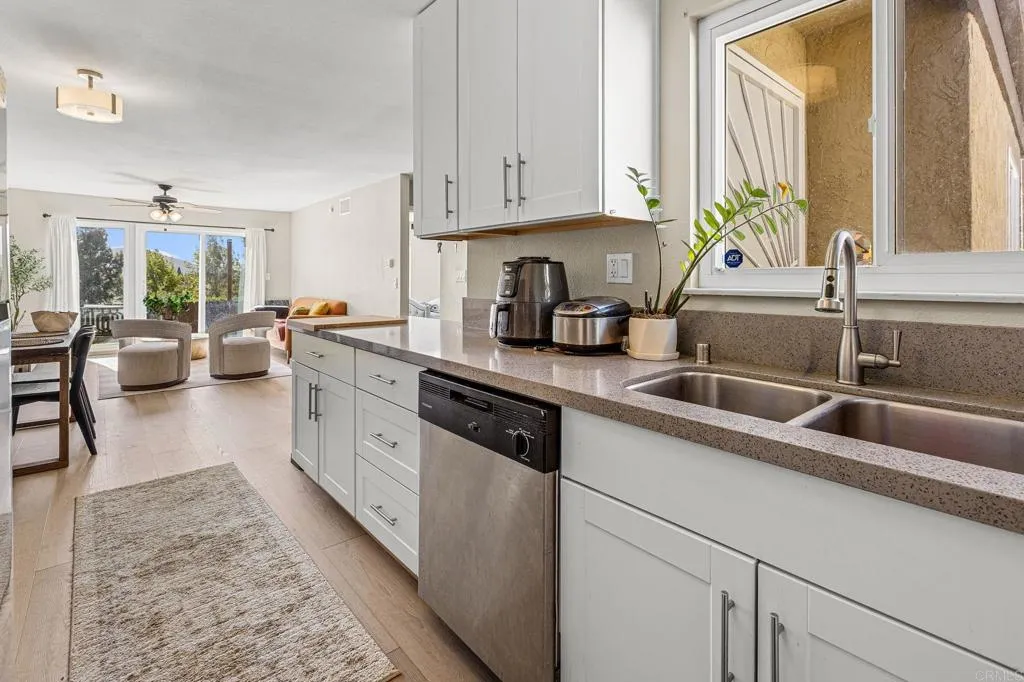 https://cdn.realtyfeed.com/cdn/127/307103667/ba64fee892faaf19ac8112de03a4d7f4.webp