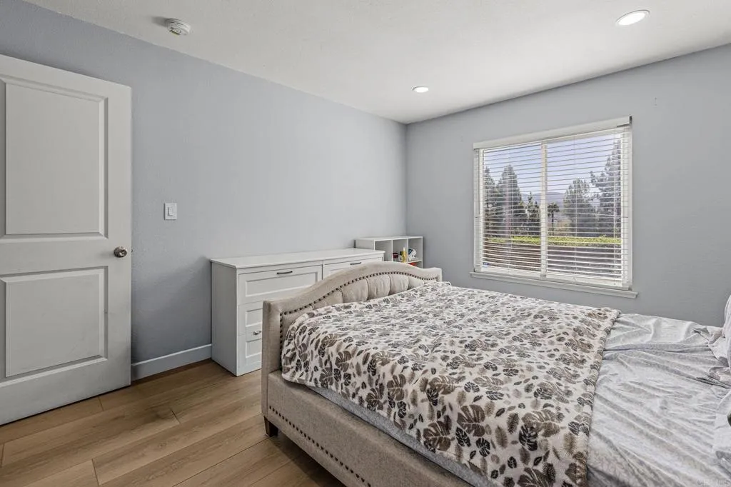 https://cdn.realtyfeed.com/cdn/127/307103667/faf38a6bce310edd307ba75a4a20ebc0.webp