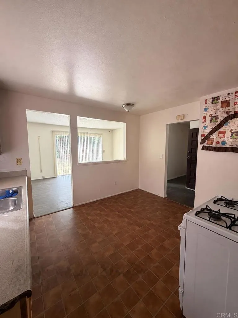https://cdn.realtyfeed.com/cdn/127/307103706/043ad0523b3b3c44b1d6eff0900abdc7.webp