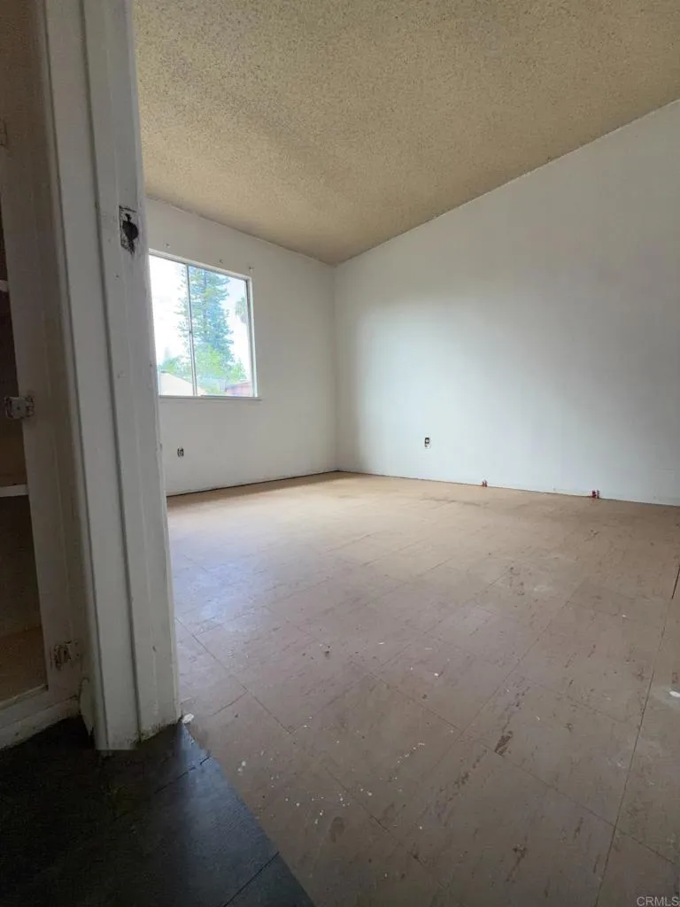 https://cdn.realtyfeed.com/cdn/127/307103706/1ac77d6697de43a0322646c624d480ee.webp