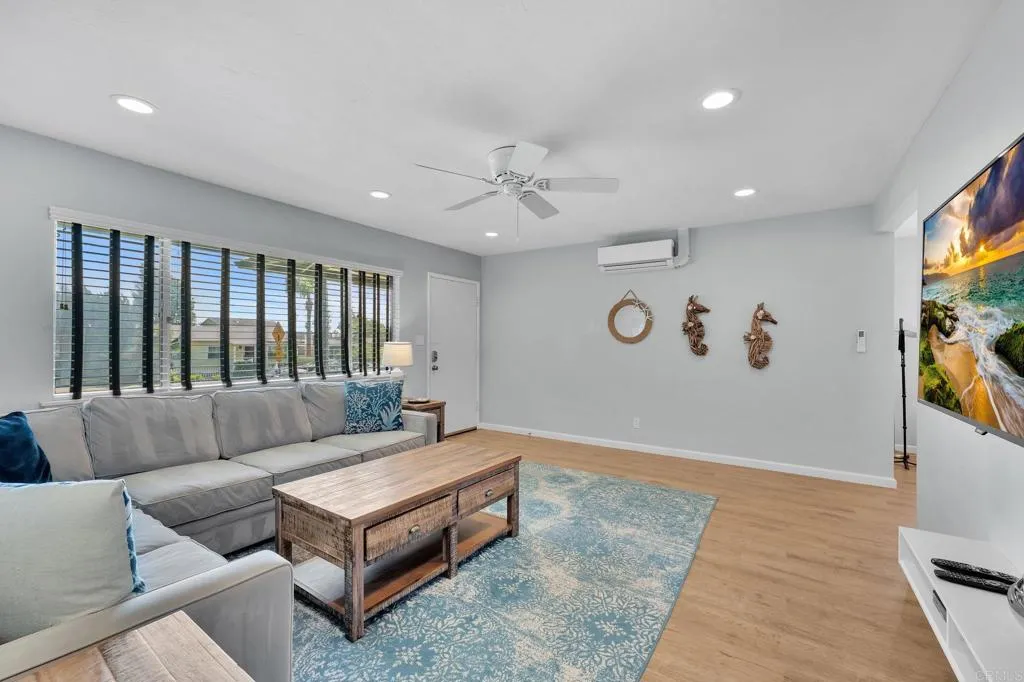 https://cdn.realtyfeed.com/cdn/127/307103754/9a97f1ab2547cedc0c123facd3d2b365.webp