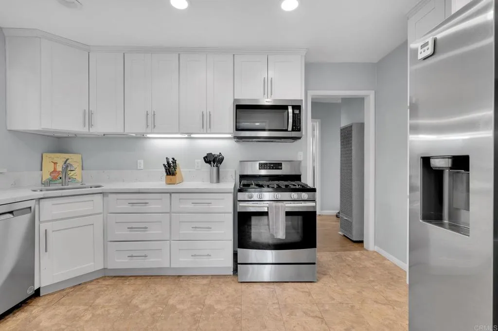 https://cdn.realtyfeed.com/cdn/127/307103754/db44f97b5eef46fdae8dbebb6e6b4762.webp