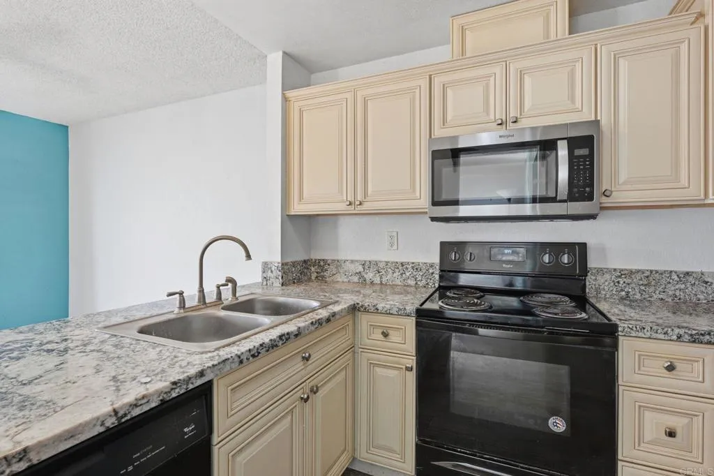 2040 Cerrissa Court, #C, San Diego, CA 92154