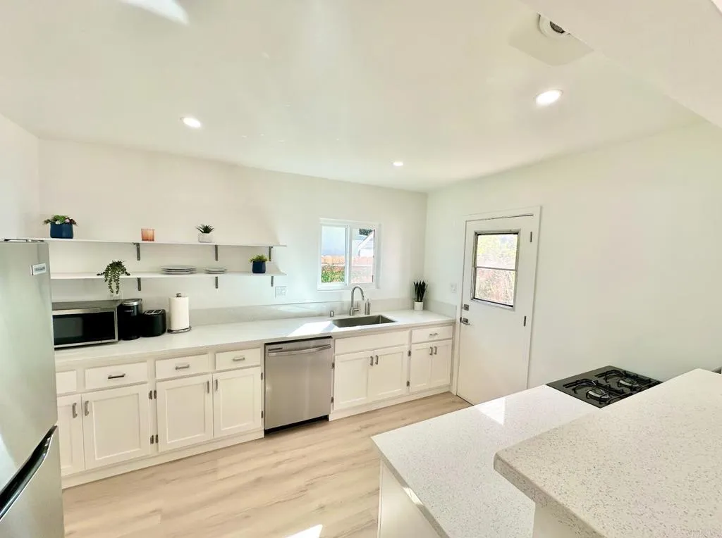 429 Garfield Street, Oceanside, CA 92054 429 Garfield Street, Oceanside, CA 92054
